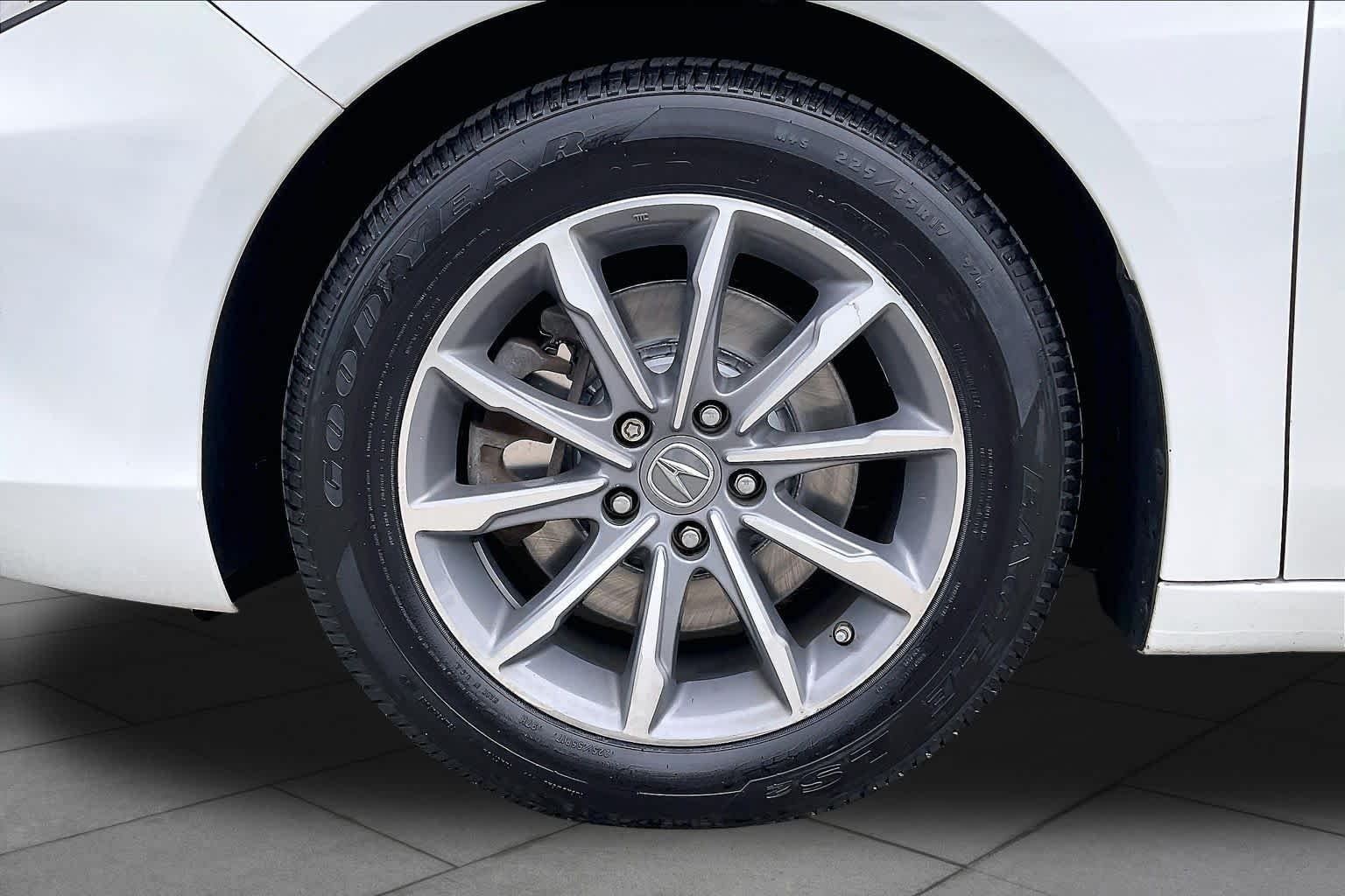 2018 Acura TLX Base - Photo 11