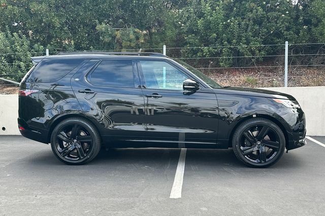 New 2026 Black Land Rover  image 6