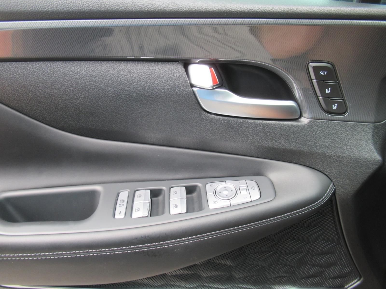 Used 2023 Gray Hyundai Calligraphy image 20