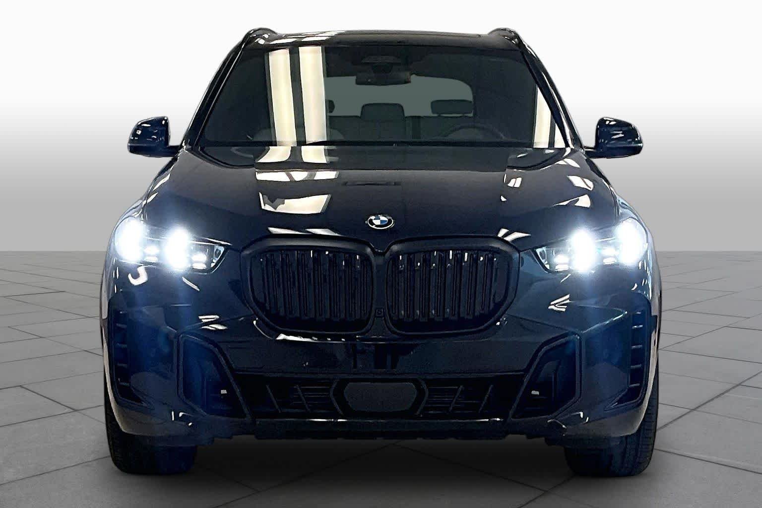 Used 2026 Carbon Black Metallic BMW xDrive40i image 3