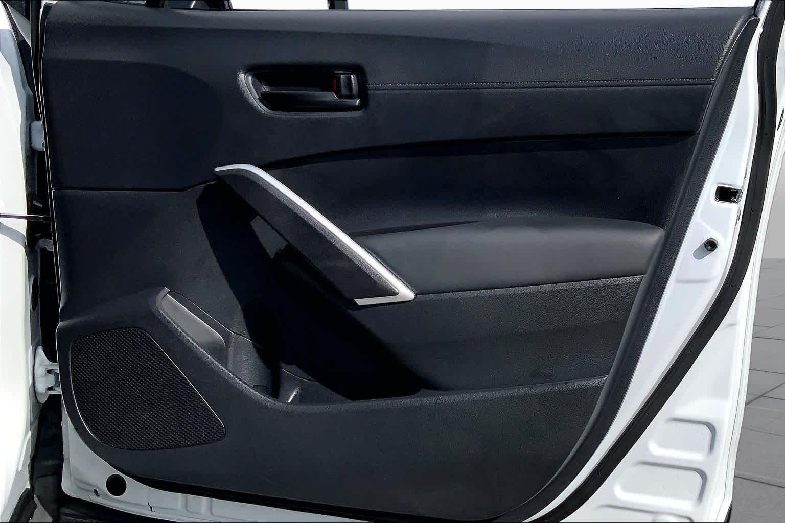 Used 2025 Wind Chill Pearl/Jet Black Toyota Hybrid Nightshade Edition image 22