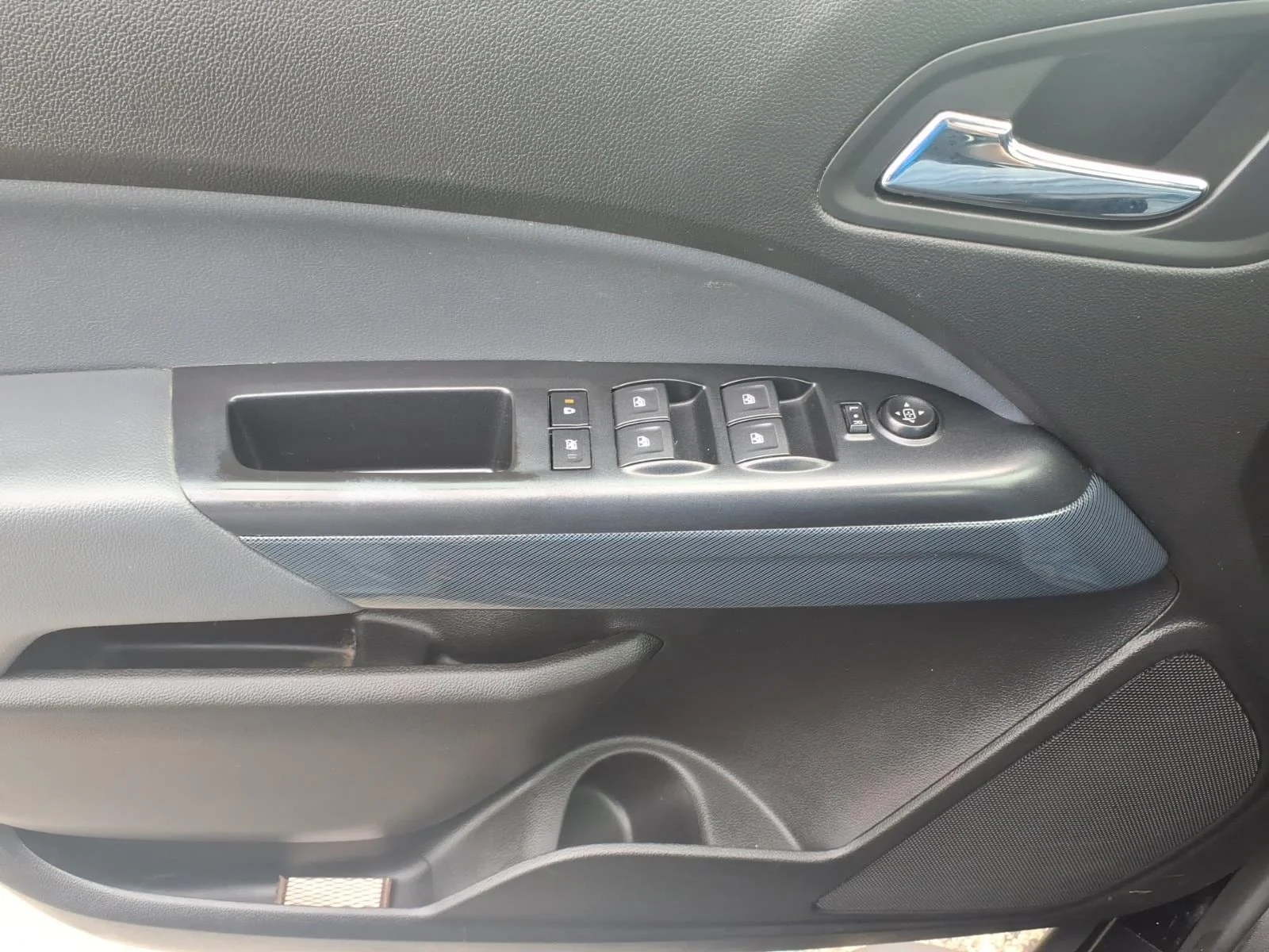 Used 2019 Black Chevrolet Z71 image 25