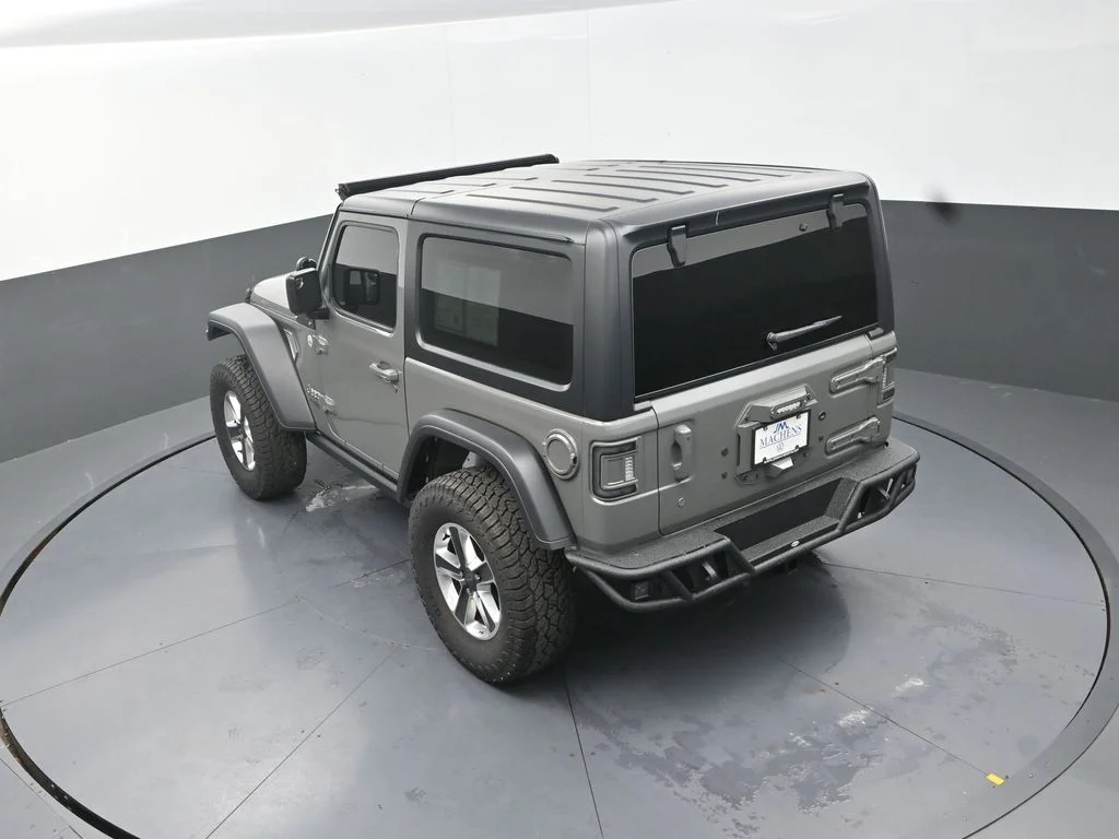Used 2020 Gray Jeep Sport image 17