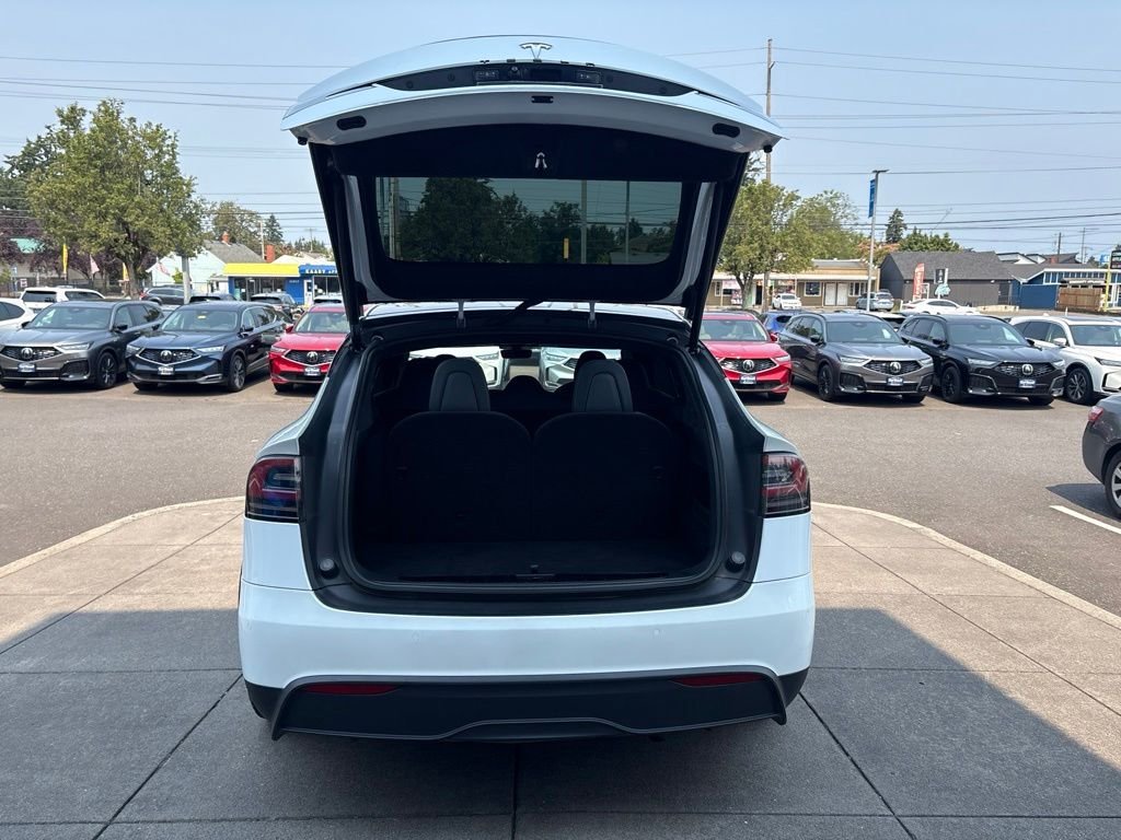 Used 2022 White Tesla Base image 8