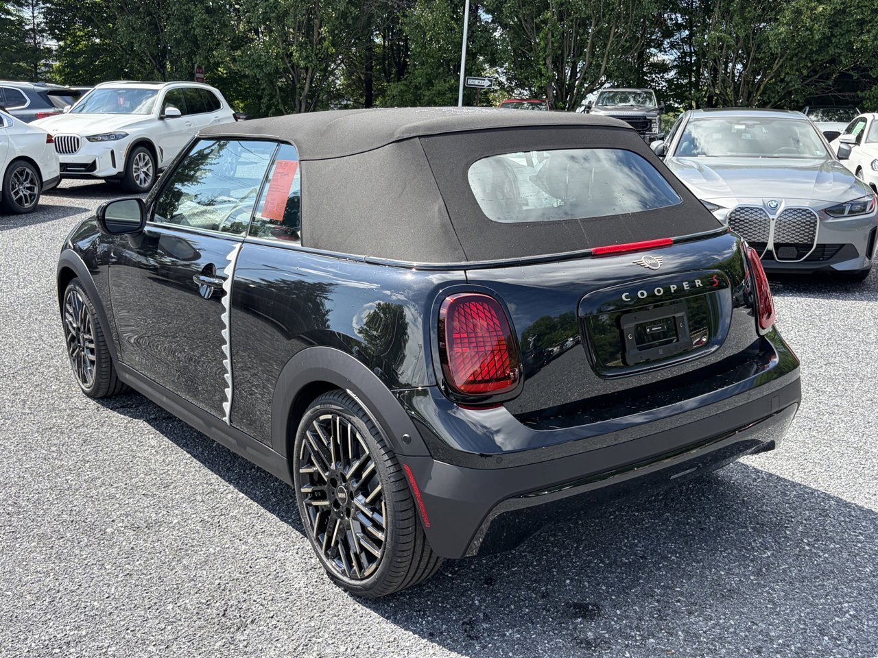 New 2026 Midnight Black II Metallic MINI ICONIC image 10