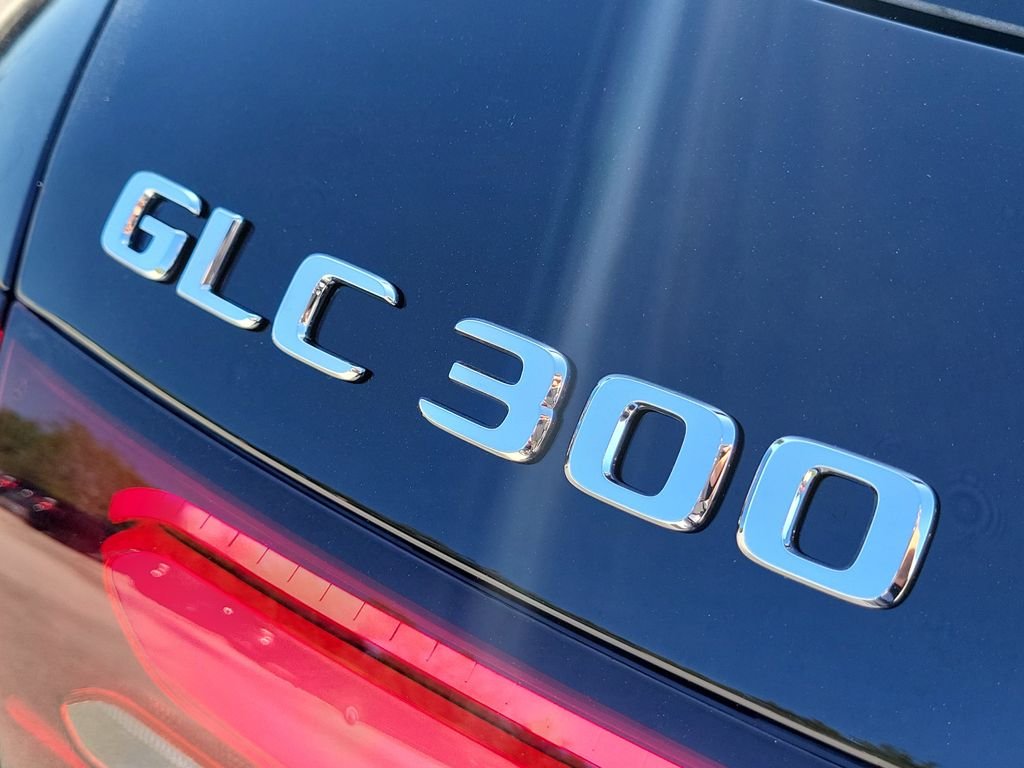 New 2026 Black Mercedes-Benz GLC 300 image 8