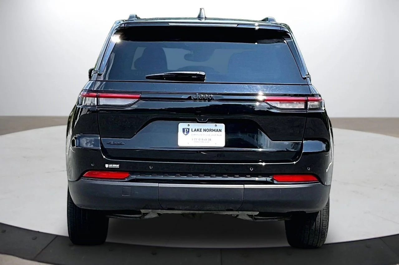 Certified Used 2024 Black Jeep Altitude X image 8