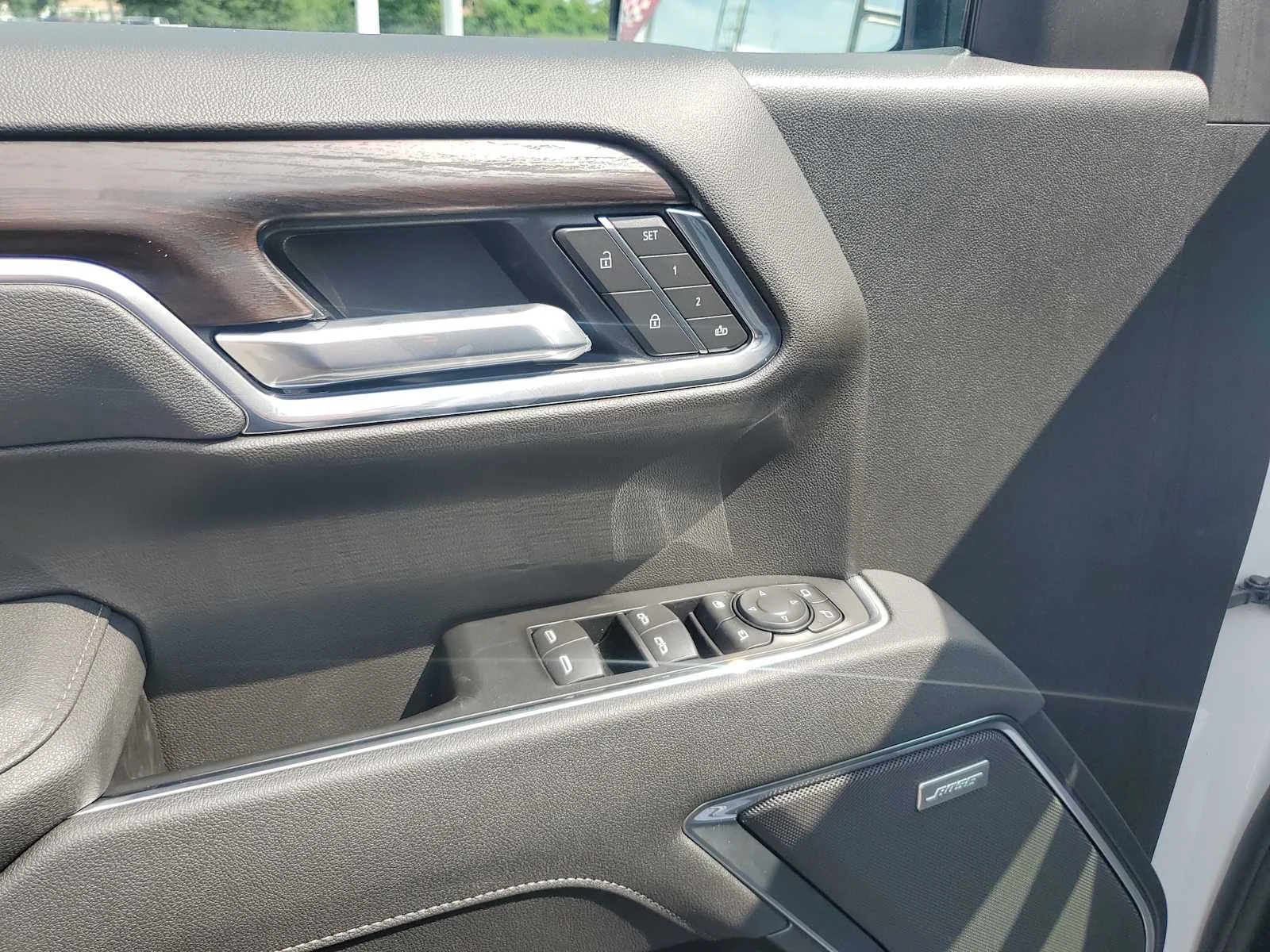 New 2026 Glacier White Tricoat GMC SLT image 19