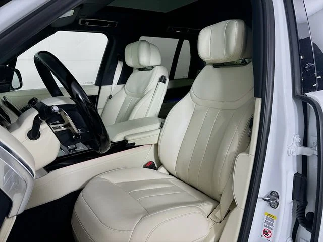 Used 2025 White Land Rover Autobiography image 22