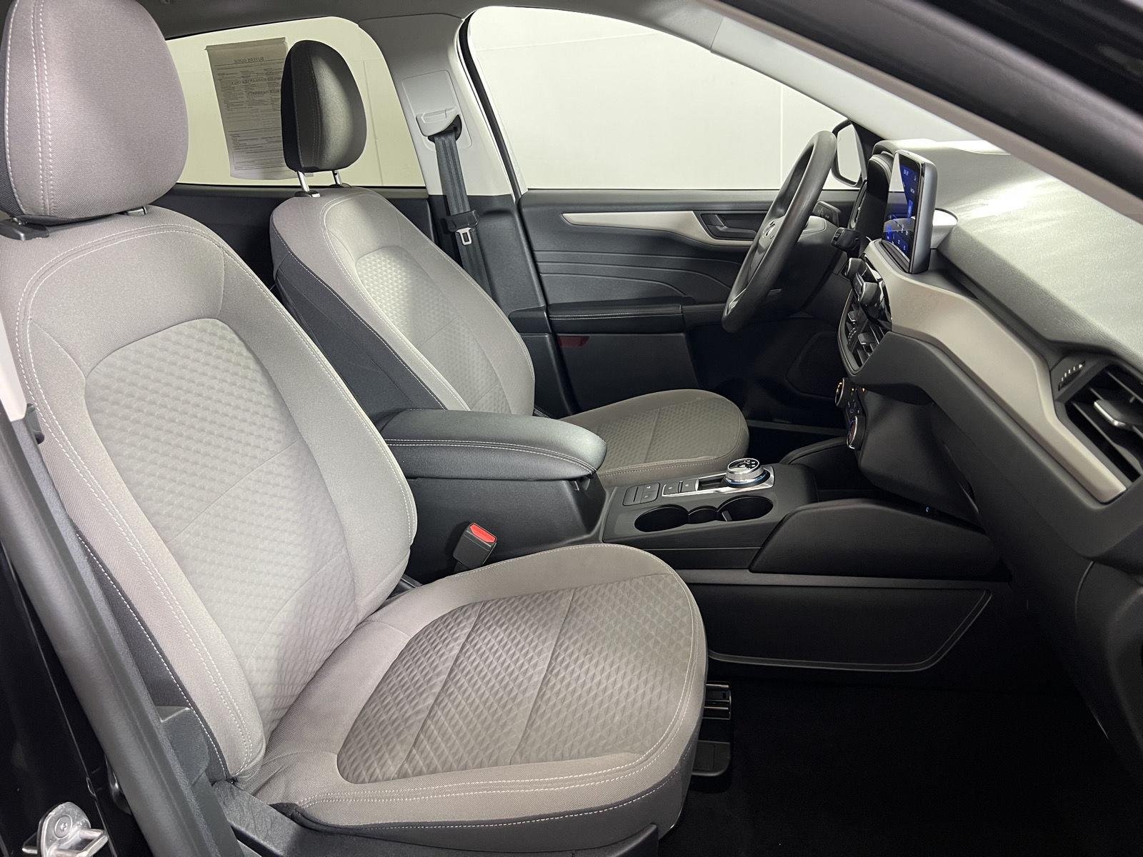 Used 2022 Agate Black Ford SE image 20