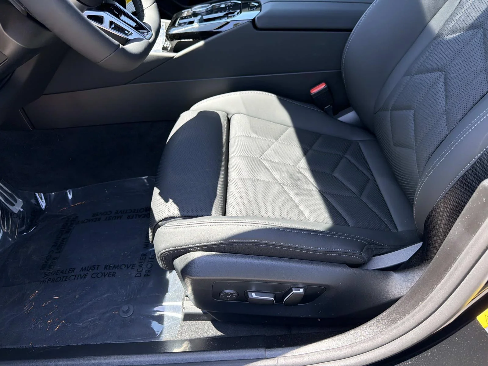 New 2027 Black Sapphire Metallic BMW eDrive40 image 17
