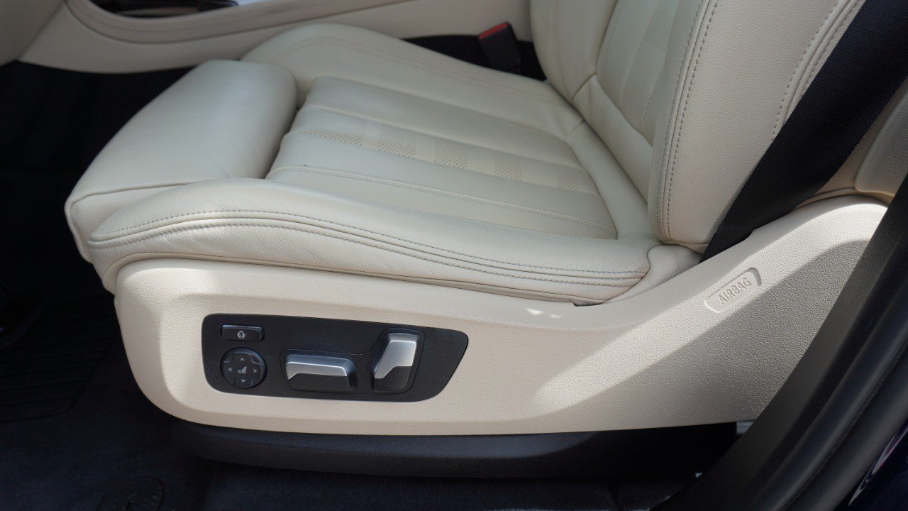 Used 2021 Blue BMW xDrive40i image 25