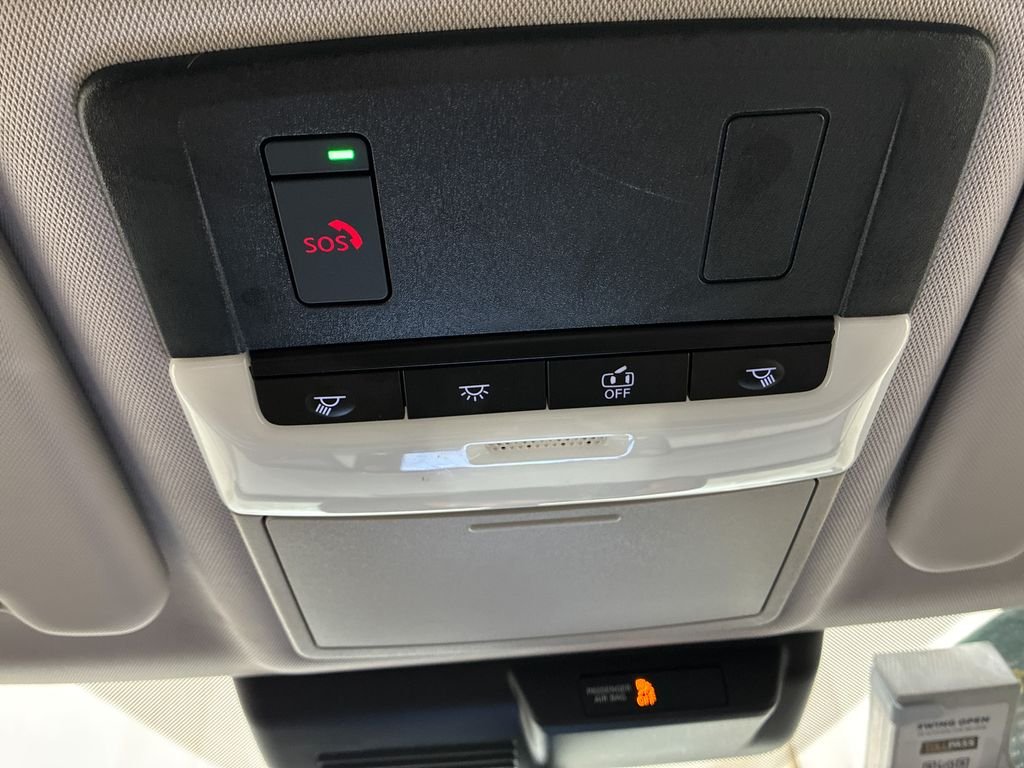 Used 2024 White Mitsubishi SEL image 26