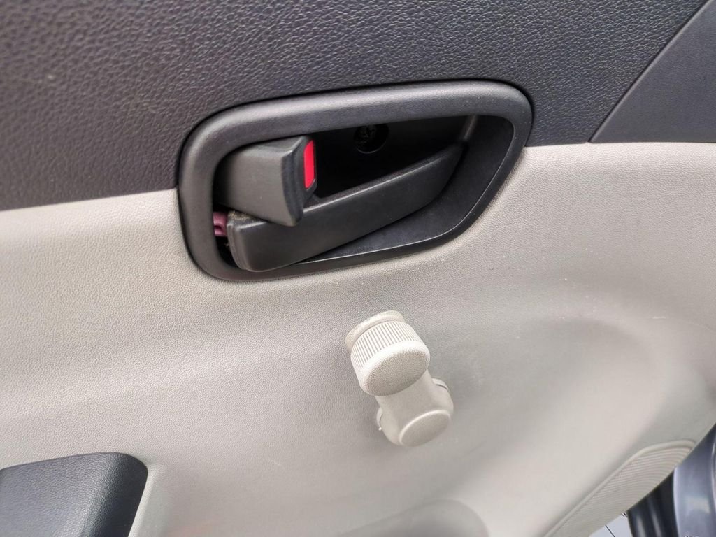 2009 Hyundai Accent GLS - Photo 11
