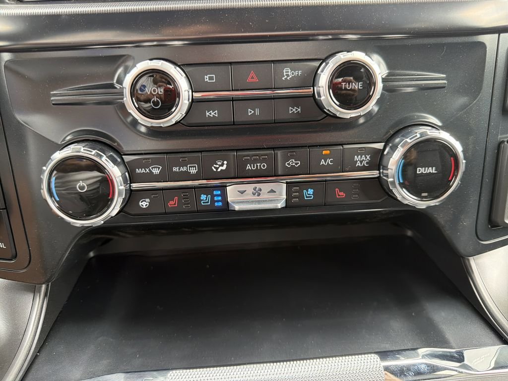 New 2026 Agate Black Metallic Ford Lariat® image 31