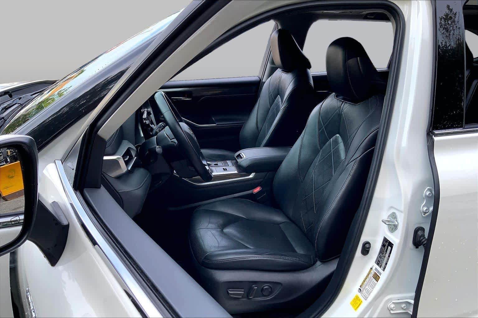 Used 2021 Blizzard Pearl Toyota Hybrid Platinum image 9