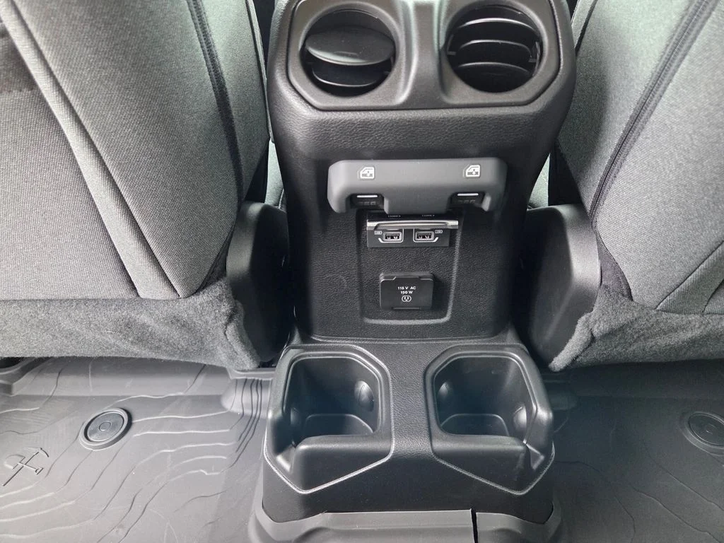 2025 Jeep Wrangler 4-Door Sahara - Photo 15