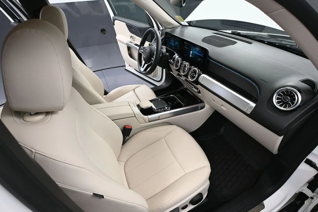 Used 2022 White Mercedes-Benz 300 image 47