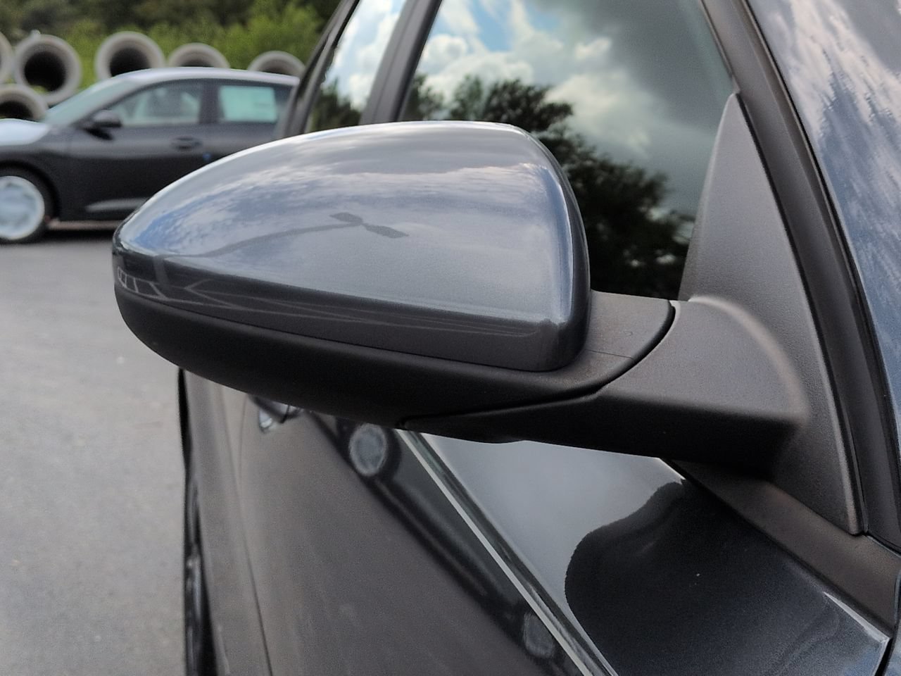 Used 2023 Gravity Gray Kia  image 12