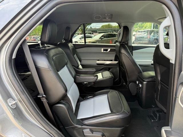 Used 2023 Gray Ford XLT image 27