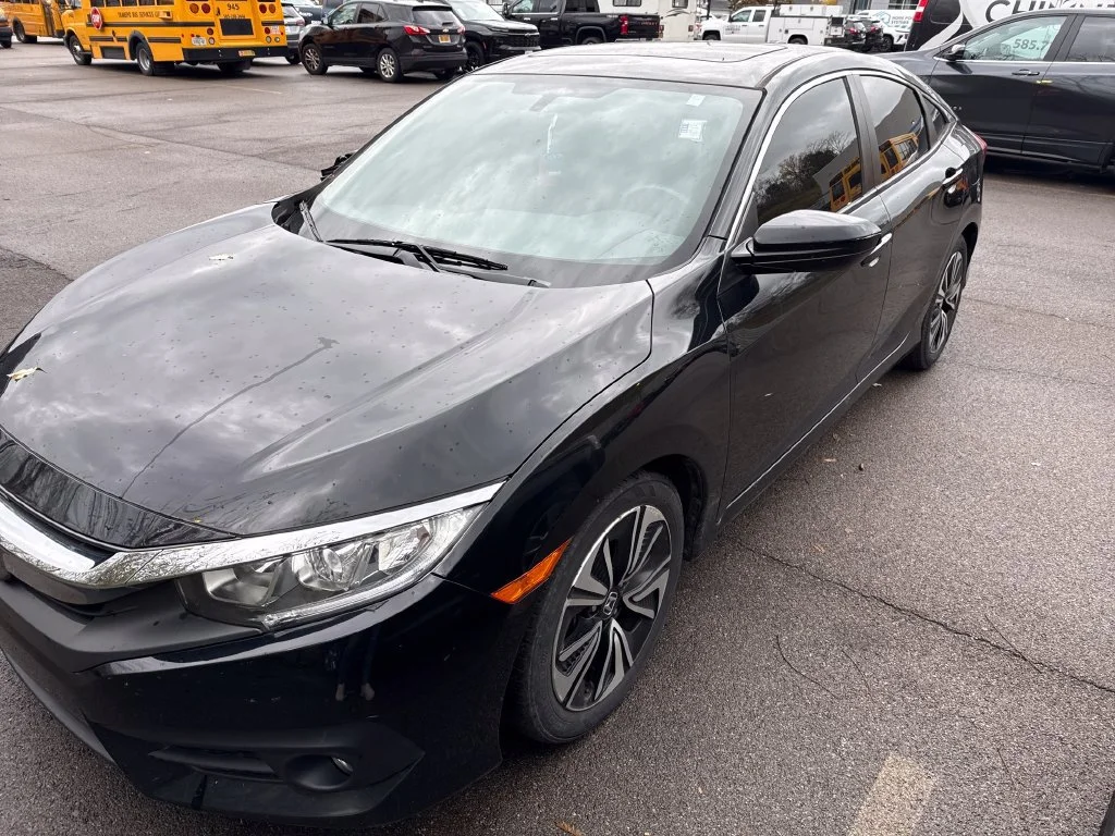 Used 2018 Honda Civic EX-T with VIN JHMFC1F3XJX018070 for sale in Victor, NY