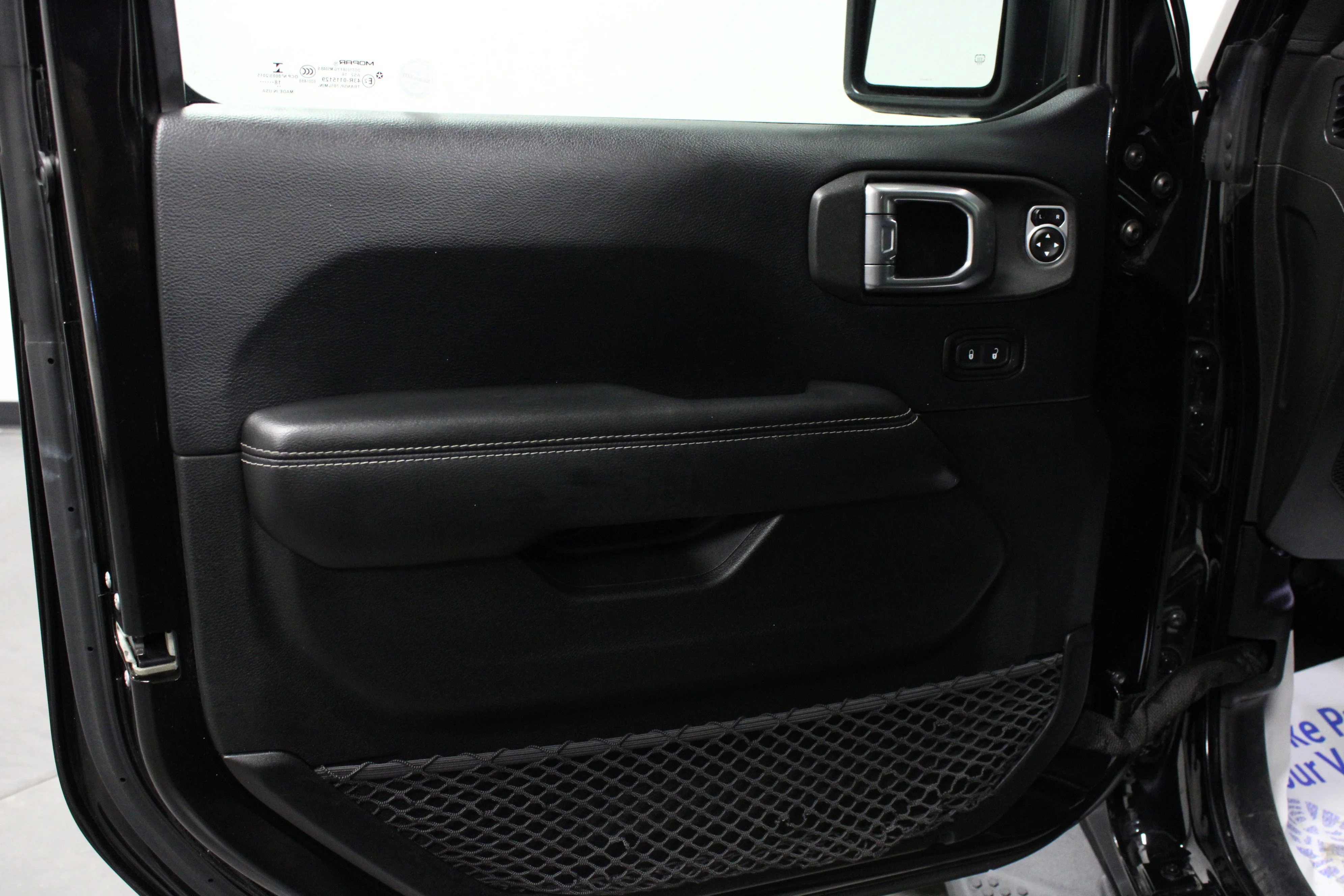 Used 2018 Black Clearcoat Jeep Sahara image 11