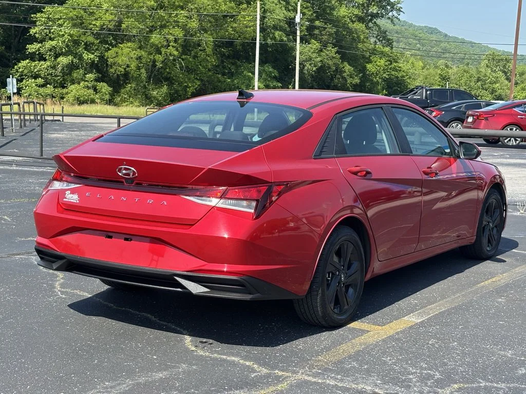 Used 2021 Red Hyundai SEL image 9