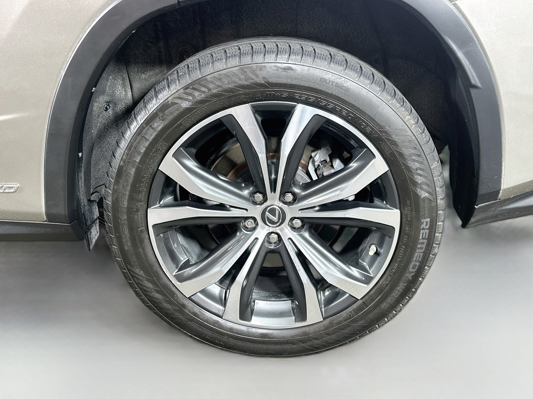 Used 2019 Atomic Silver Lexus 450h image 31
