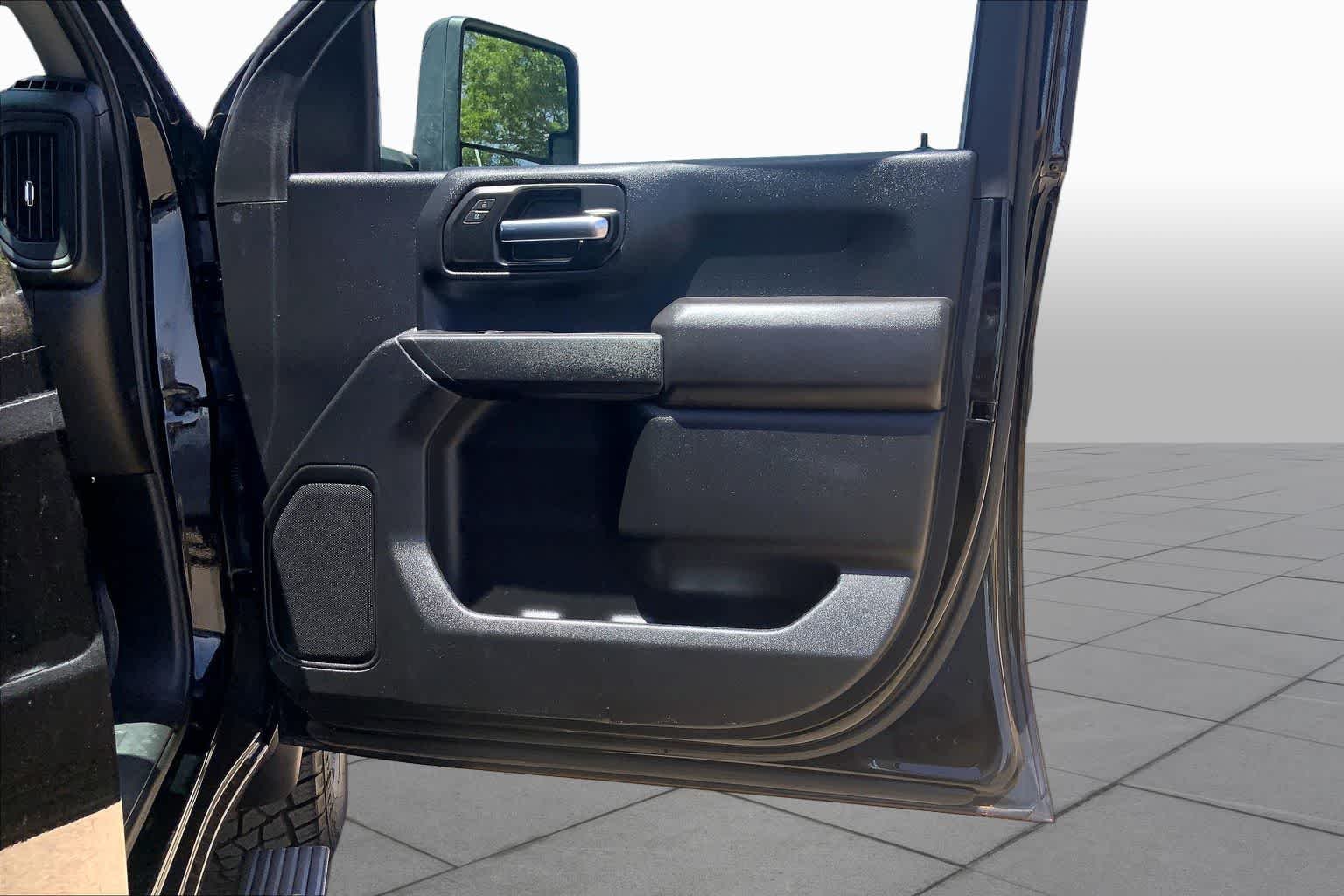 Used 2024 Onyx Black GMC Pro image 23