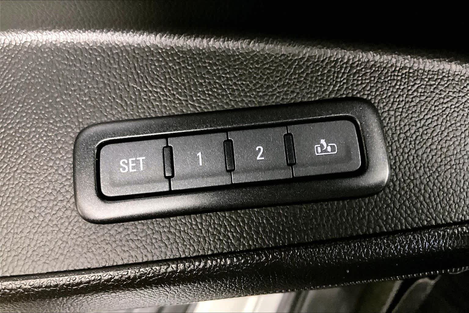 Used 2017 SILVER ICE METALLIC Chevrolet LT image 35
