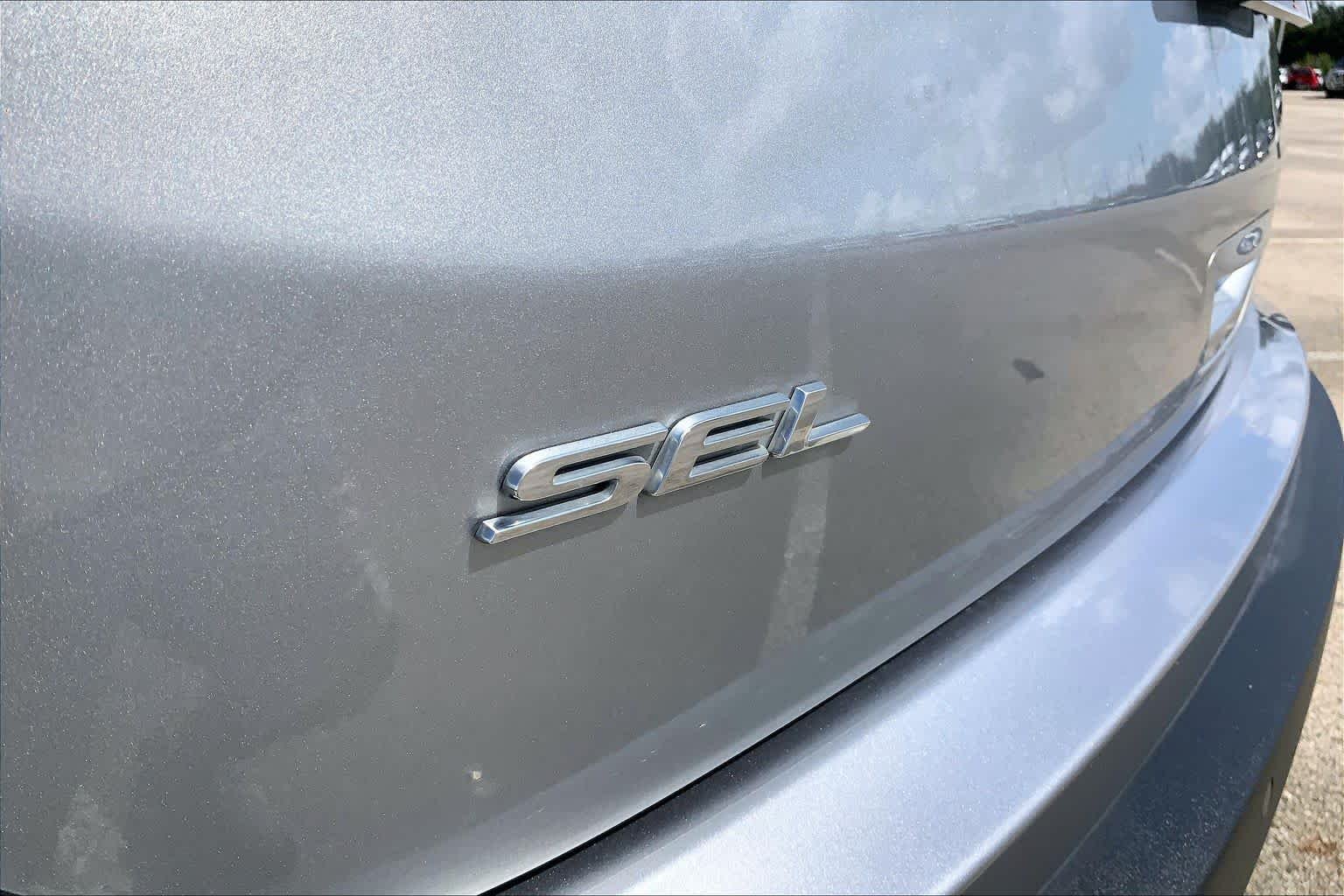 Used 2024 Iconic Silver Ford SEL image 10