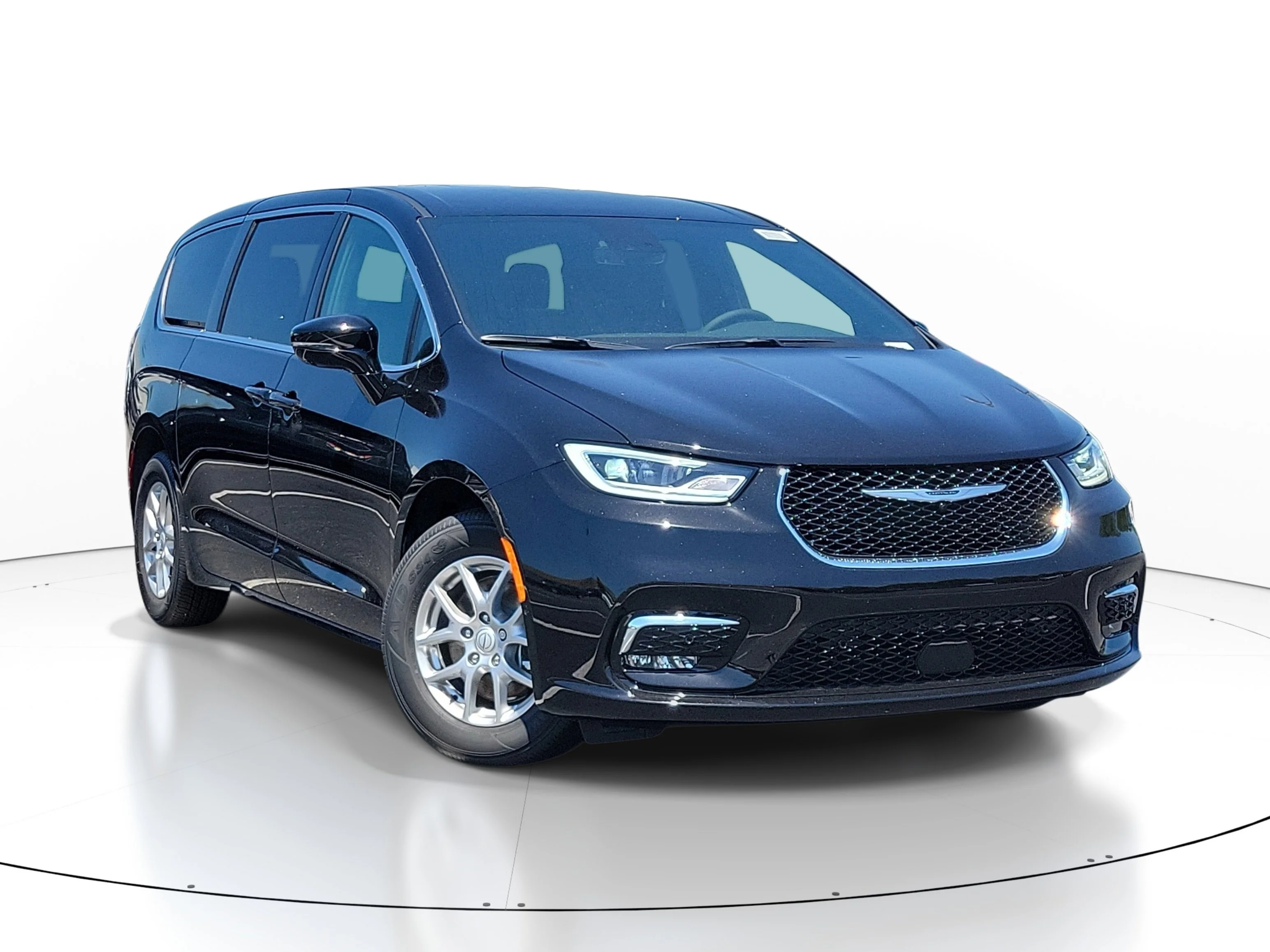 2026 Chrysler Pacifica Select's photo