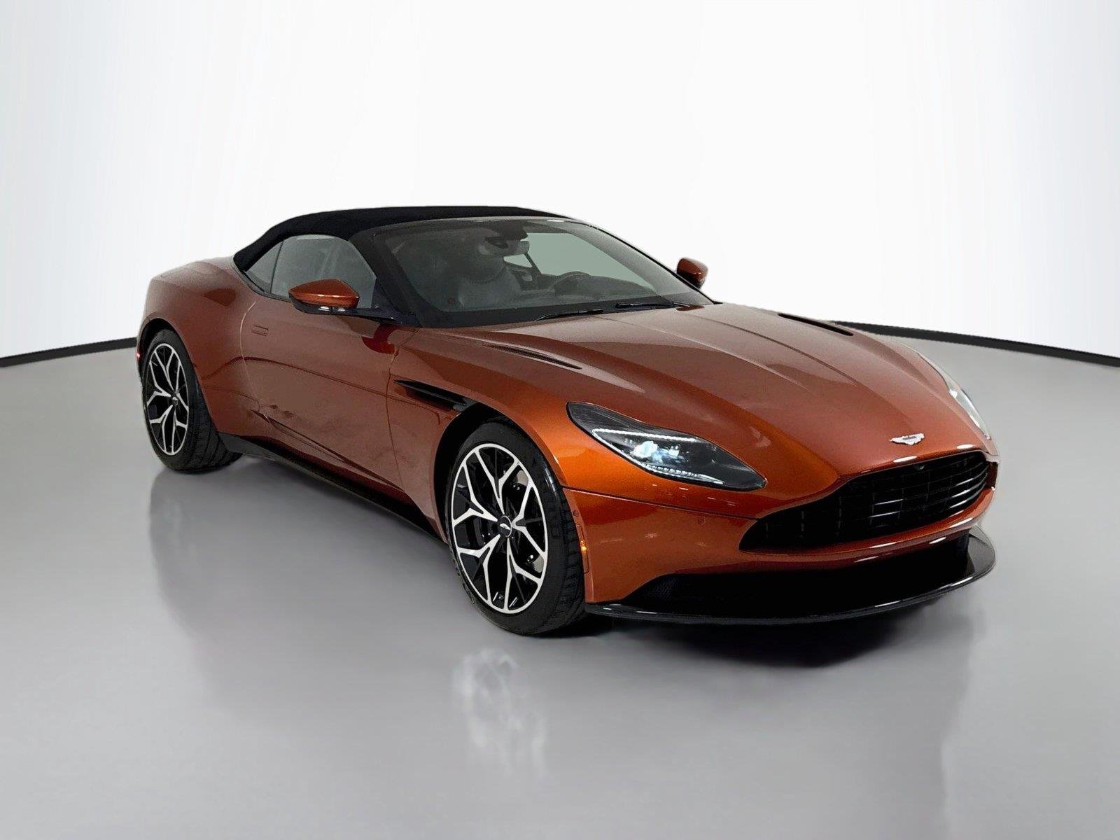 Used 2019 Cinnabar Orange Aston Martin Volante image 44