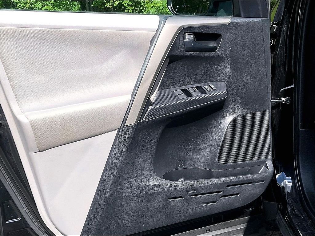 Used 2013 Black Toyota LE image 9