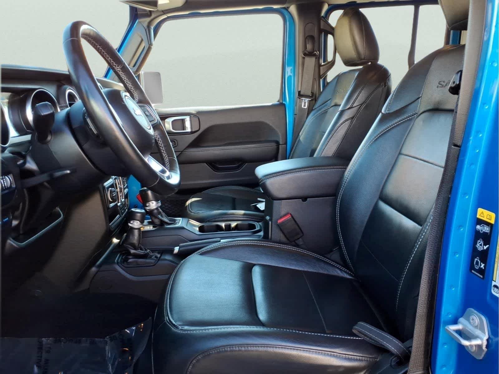 Used 2022 Hydro Blue Pearlcoat Jeep Unlimited Sahara image 15