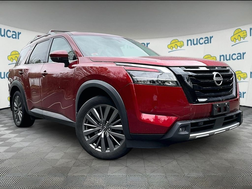 2023 Nissan Pathfinder SL 4WD's photo