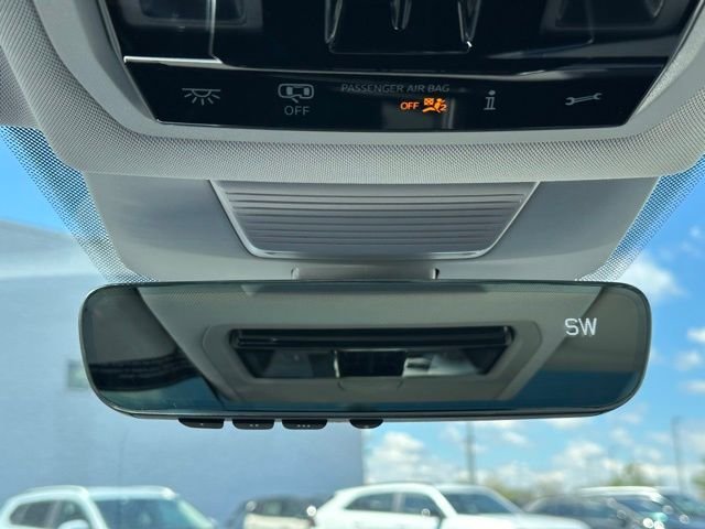 New 2026 Pyrite Silver Metallic Volkswagen 2.0T SE image 38