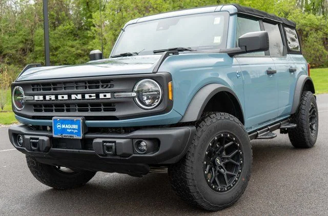 2022 Ford Bronco Black Diamond 4x4's photo