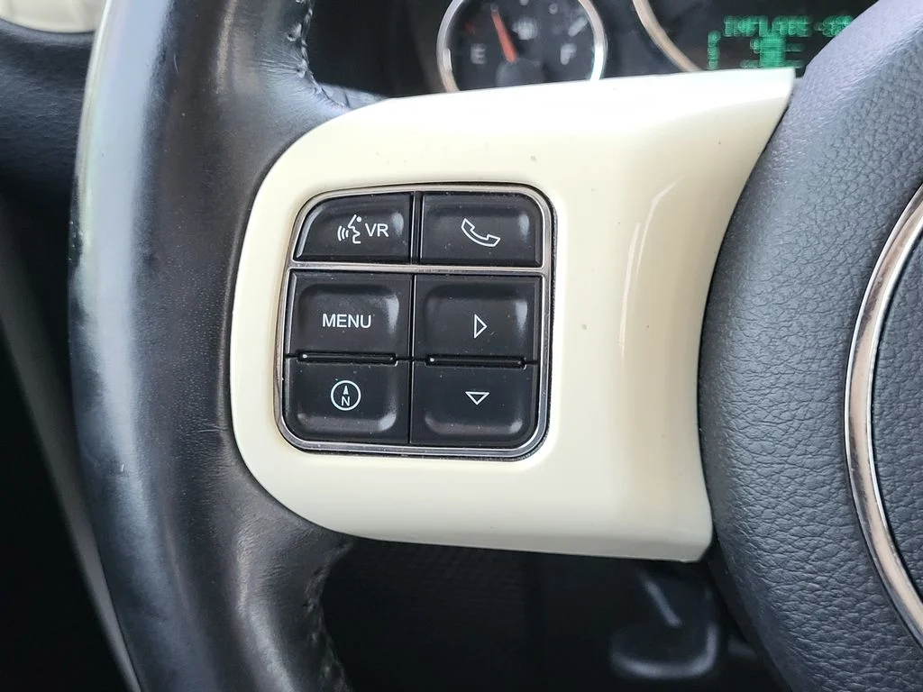 Used 2017 Bright White Clearcoat Jeep Unlimited Rubicon image 15