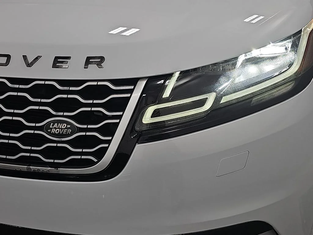 Used 2018 White Land Rover S image 33