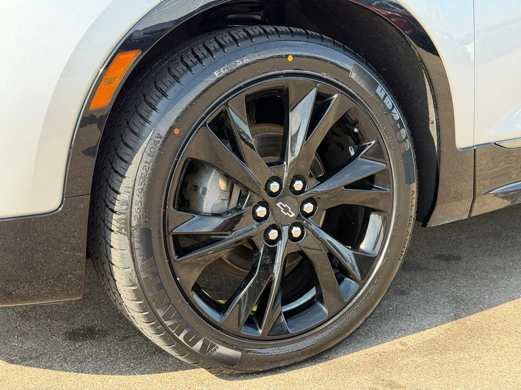 Used 2020 Silver Chevrolet RS image 25