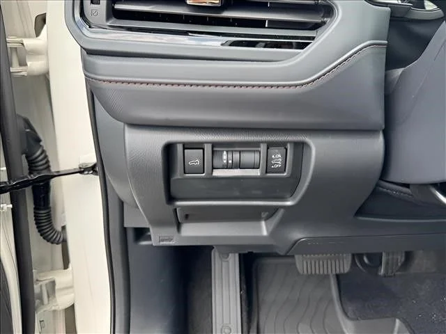 Used 2025 White Subaru Touring image 23