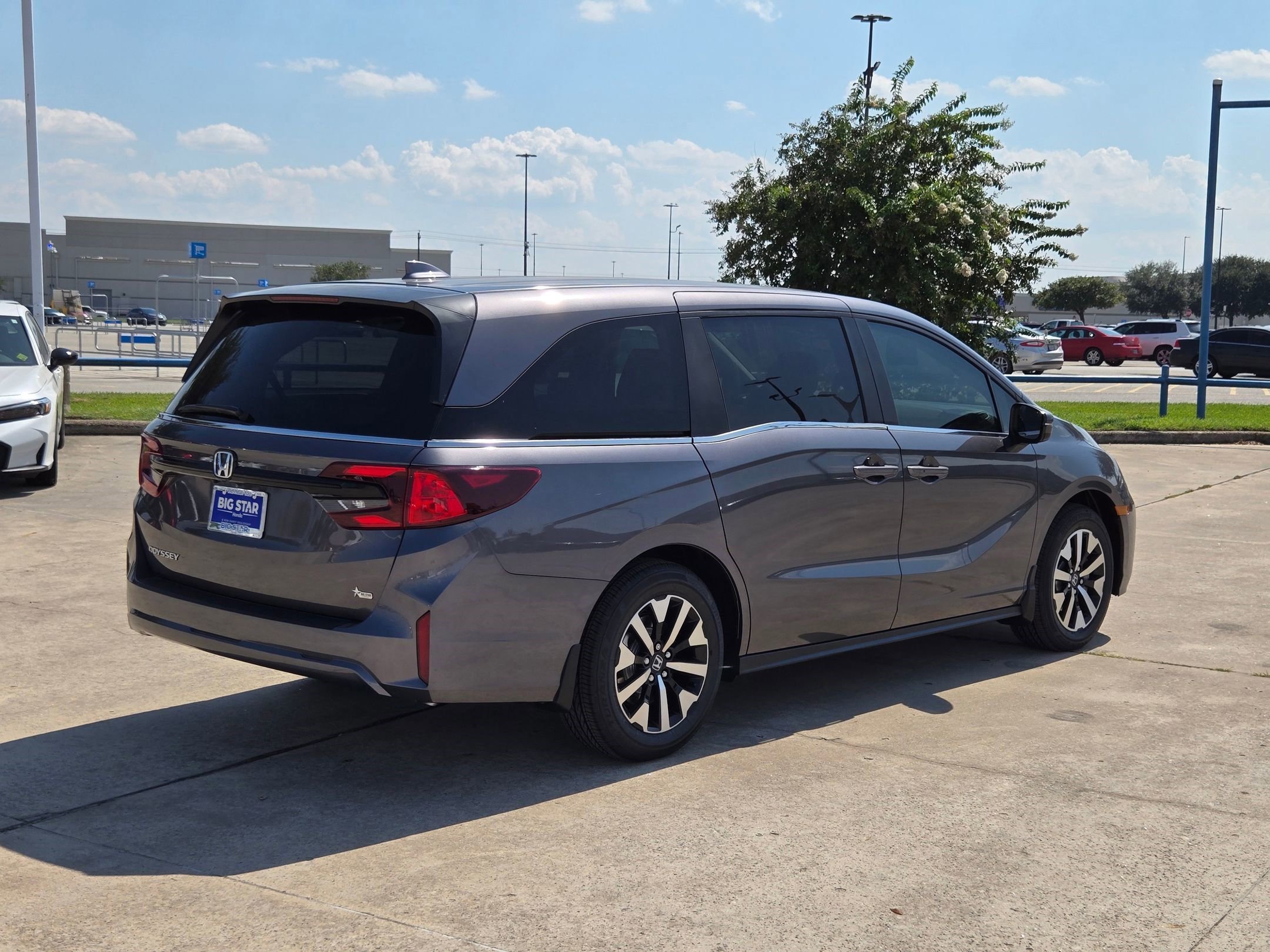 New 2026 Modern Steel Metallic Honda EX-L image 4