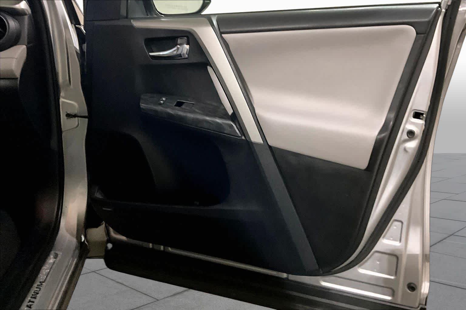 Used 2017 Silver Sky Metallic Toyota Platinum image 22