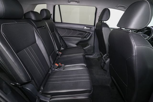 Used 2024  Volkswagen 2.0T SE image 19