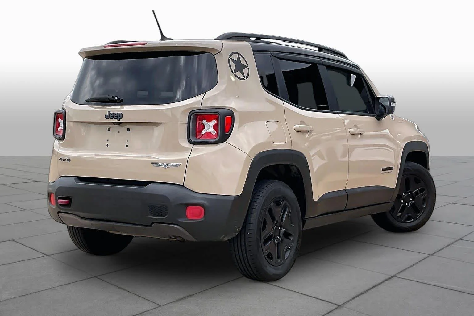Used 2017 Mojave Sand Jeep Deserthawk image 14