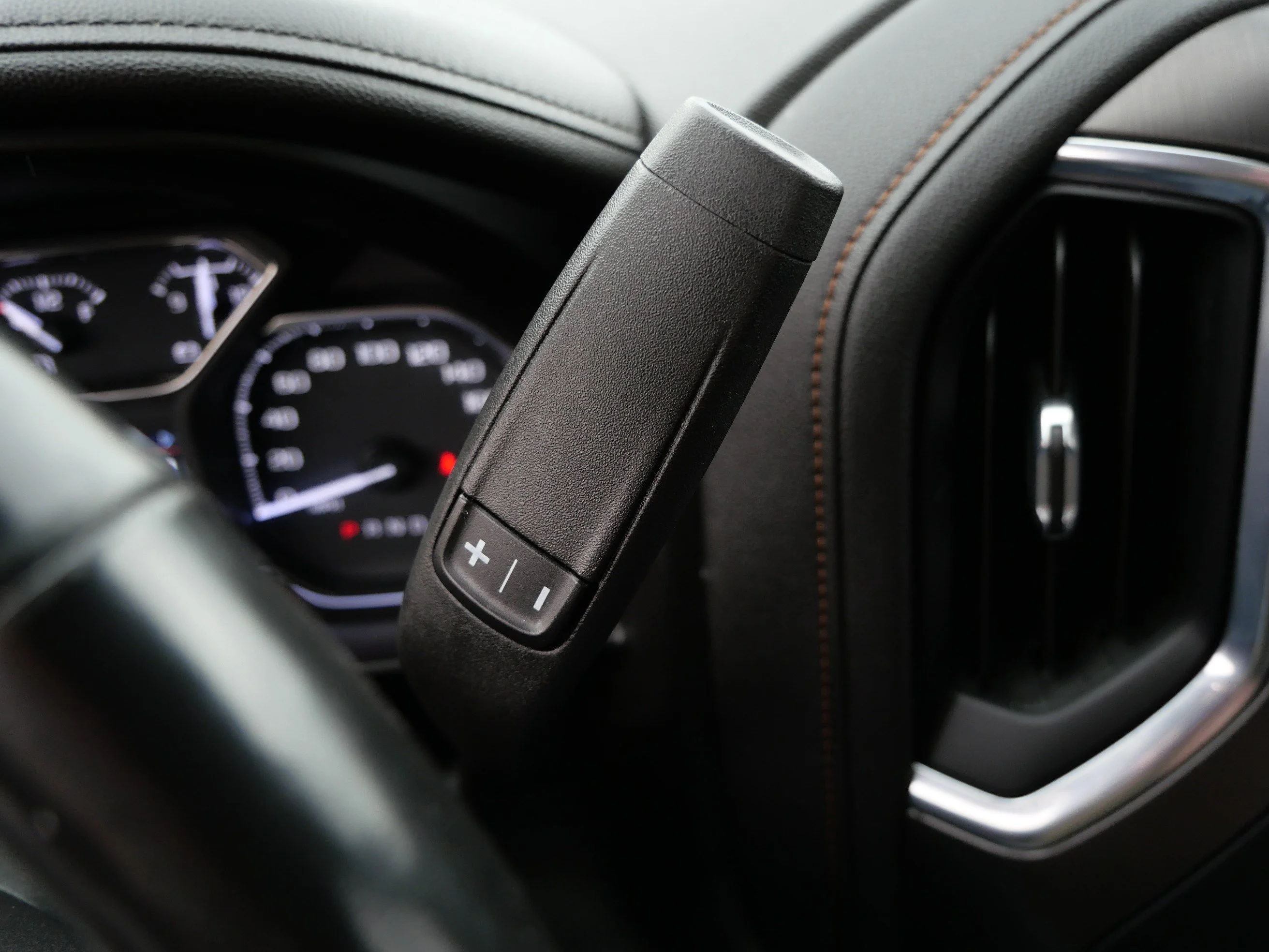 Used 2021 Summit White GMC AT4 image 30