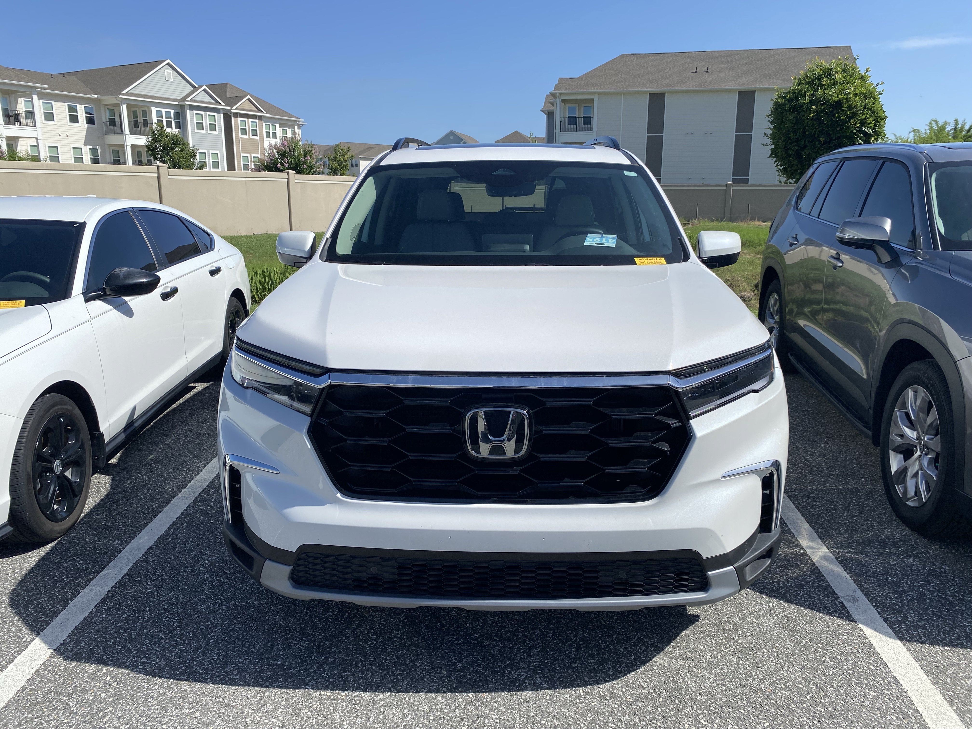 Used 2025 Platinum White Pearl Honda Touring image 12