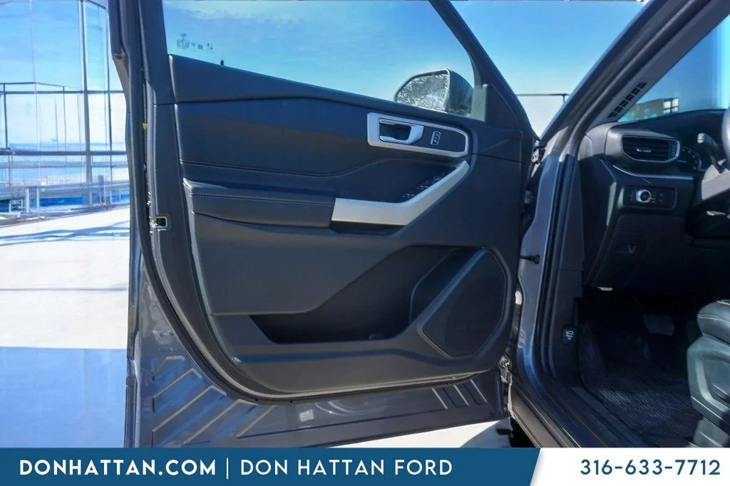 2022 Ford Explorer XLT - Photo 17