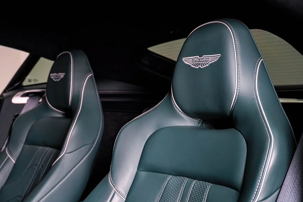 Used 2025 Aluminite Silver Aston Martin Carbon image 22